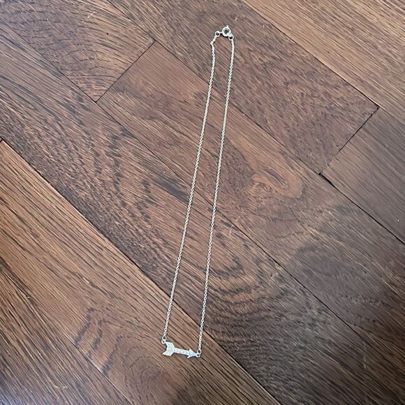 Two sided rhinestone arrow silver chain necklace - Picture 4 of 4